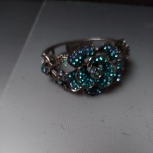 French glam party style rhinestone cuff bracelet brilliant stones bling flower